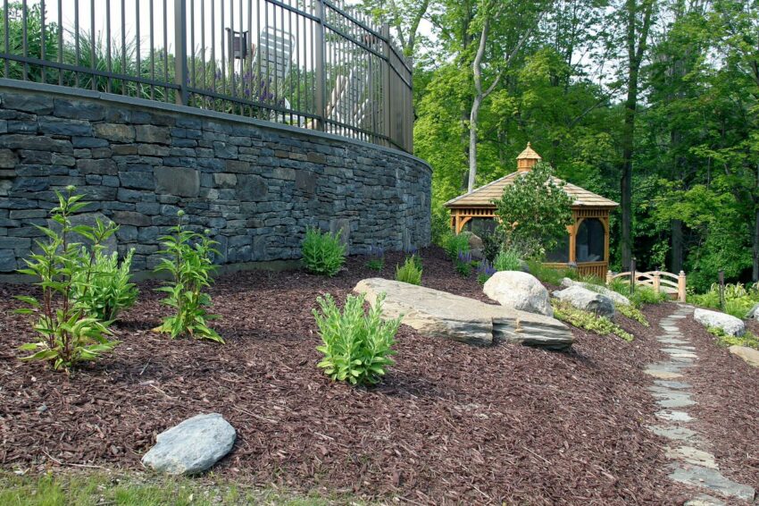 mulch-in-landscape